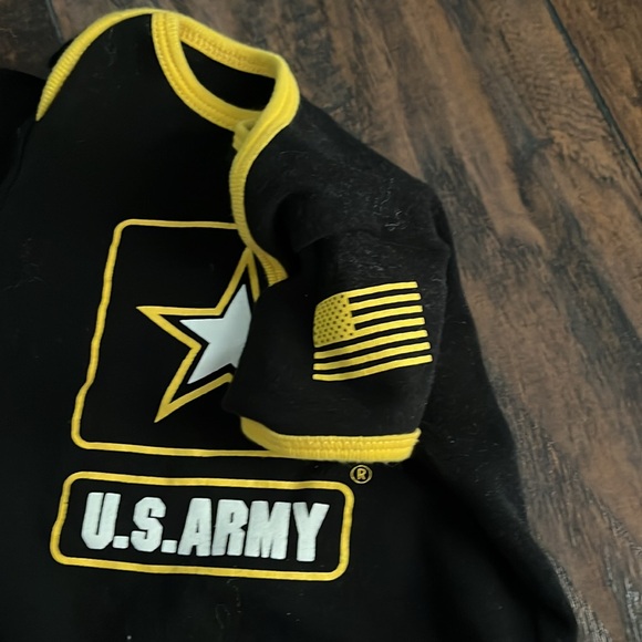 Set of 2 US Army onesies - Picture 3 of 7